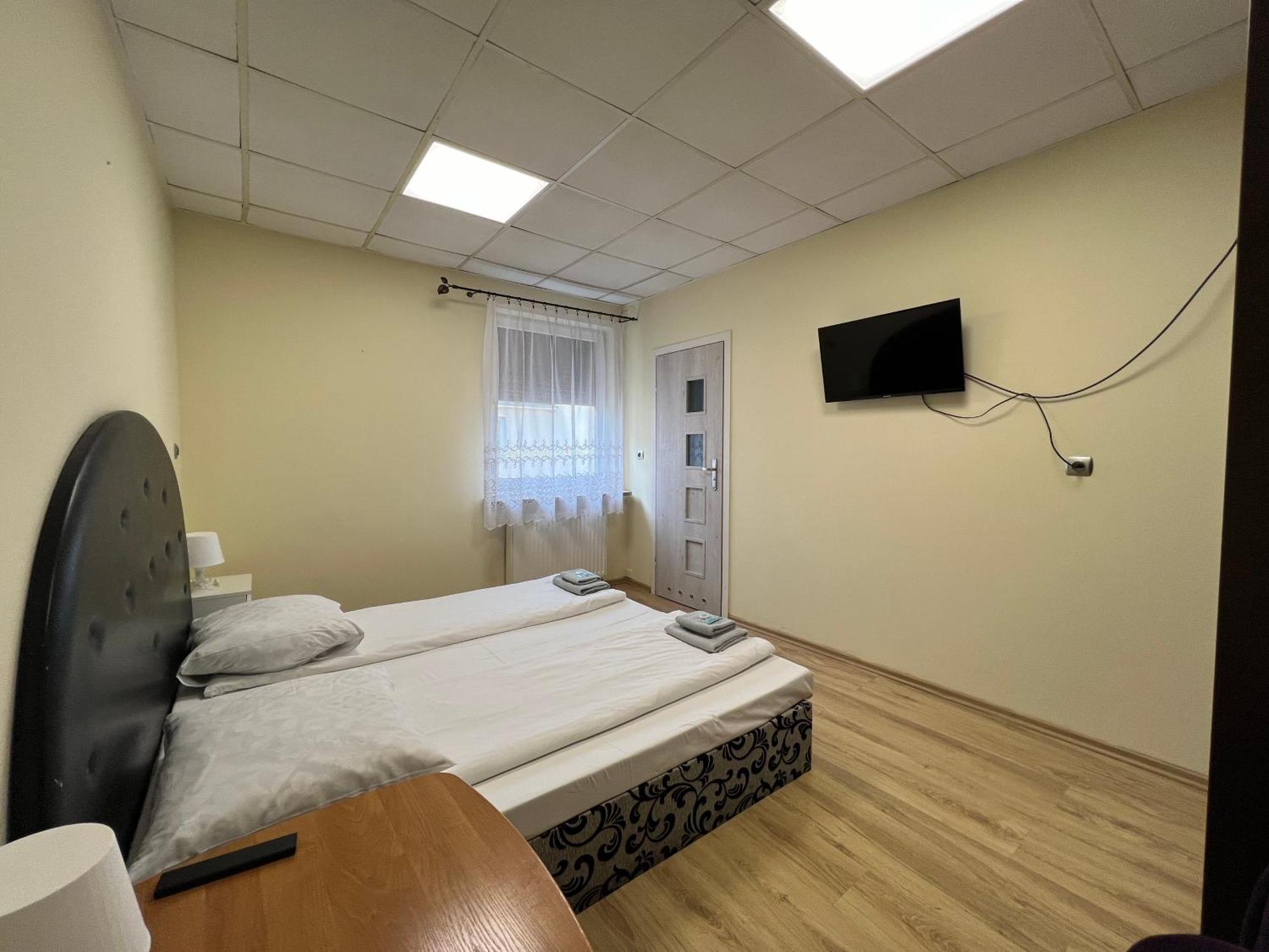 Etna - Hostel -Noclegi Rzeszow Bagian luar foto