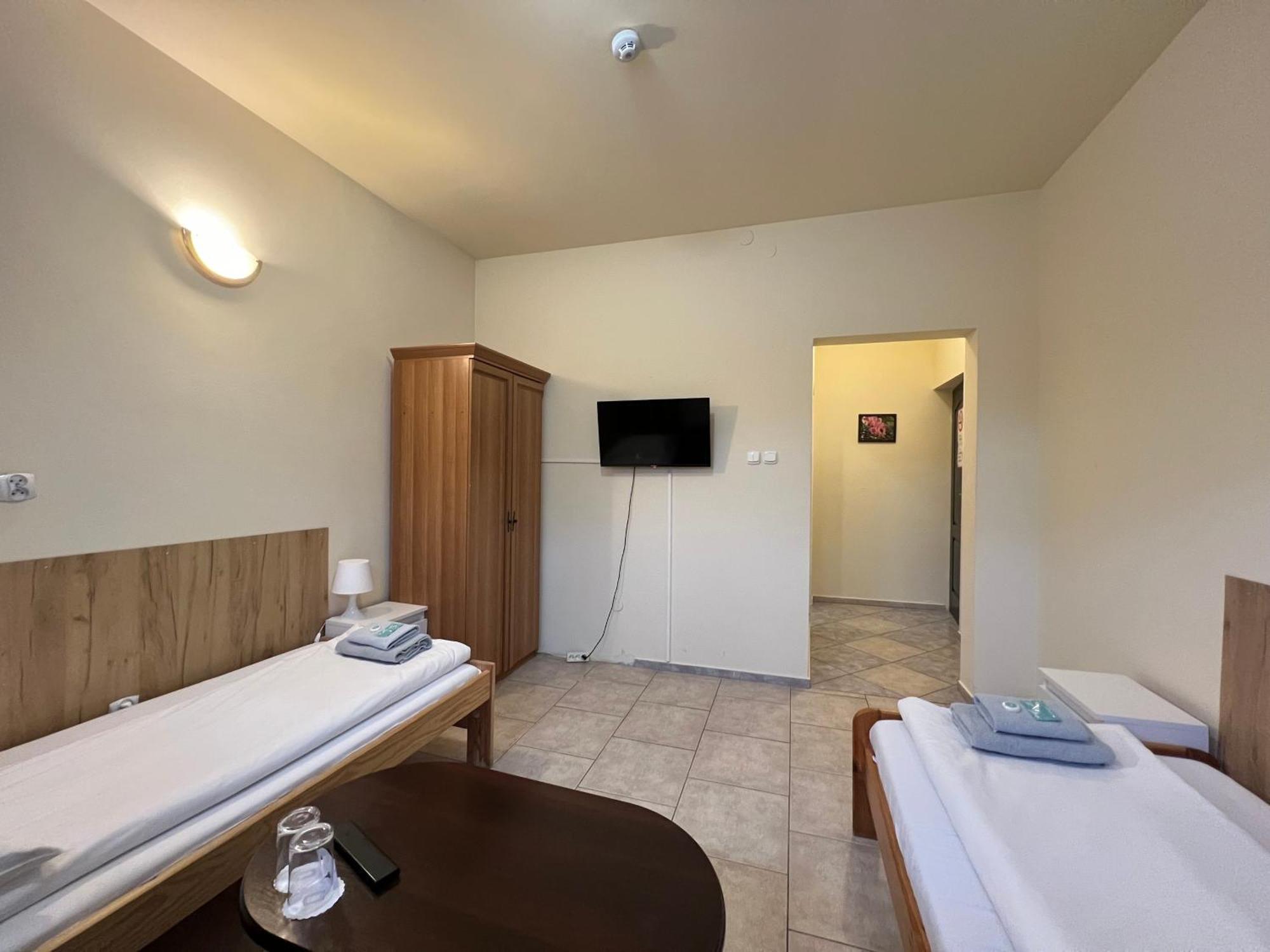 Etna - Hostel -Noclegi Rzeszow Bagian luar foto