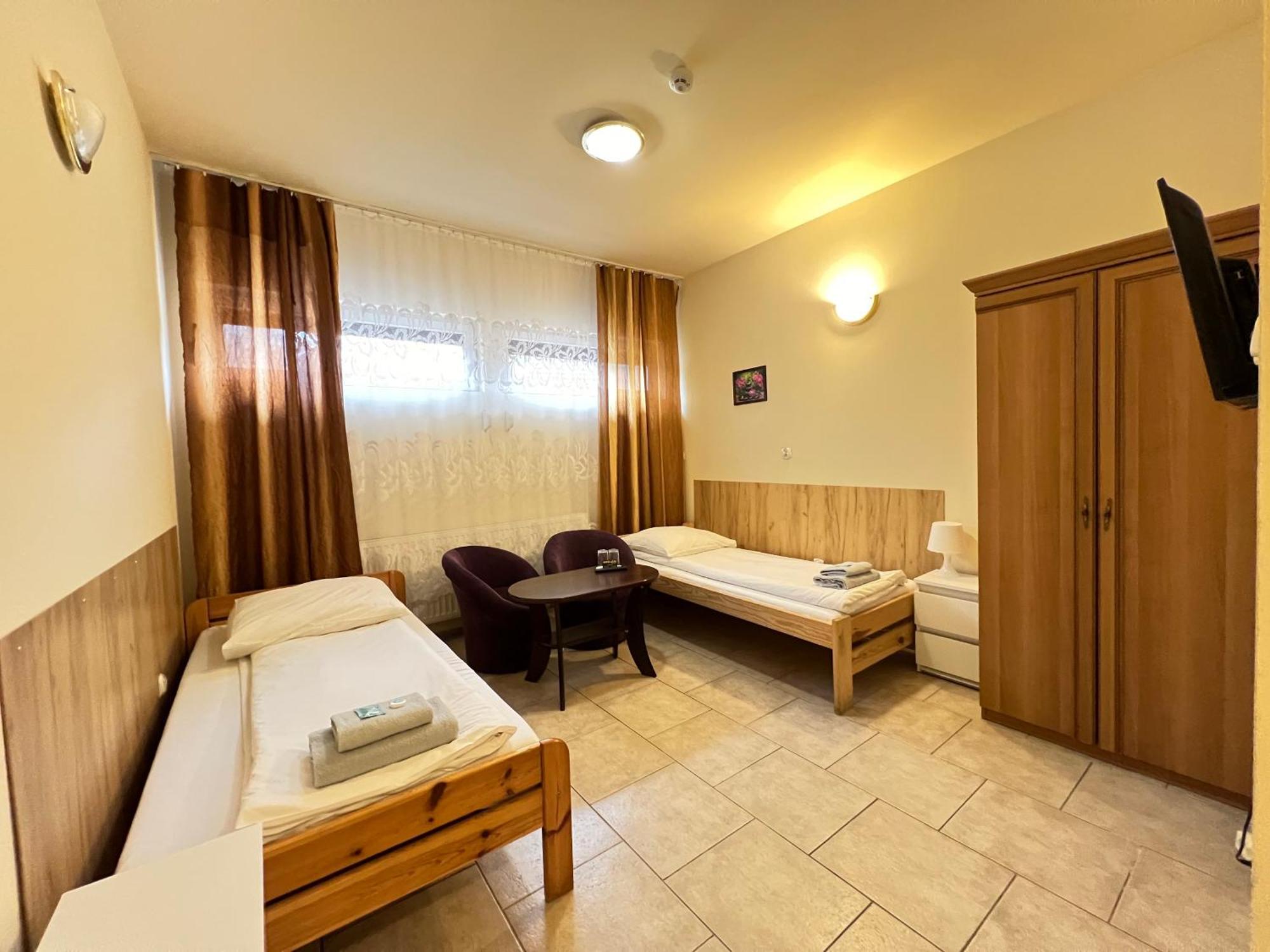 Etna - Hostel -Noclegi Rzeszow Bagian luar foto