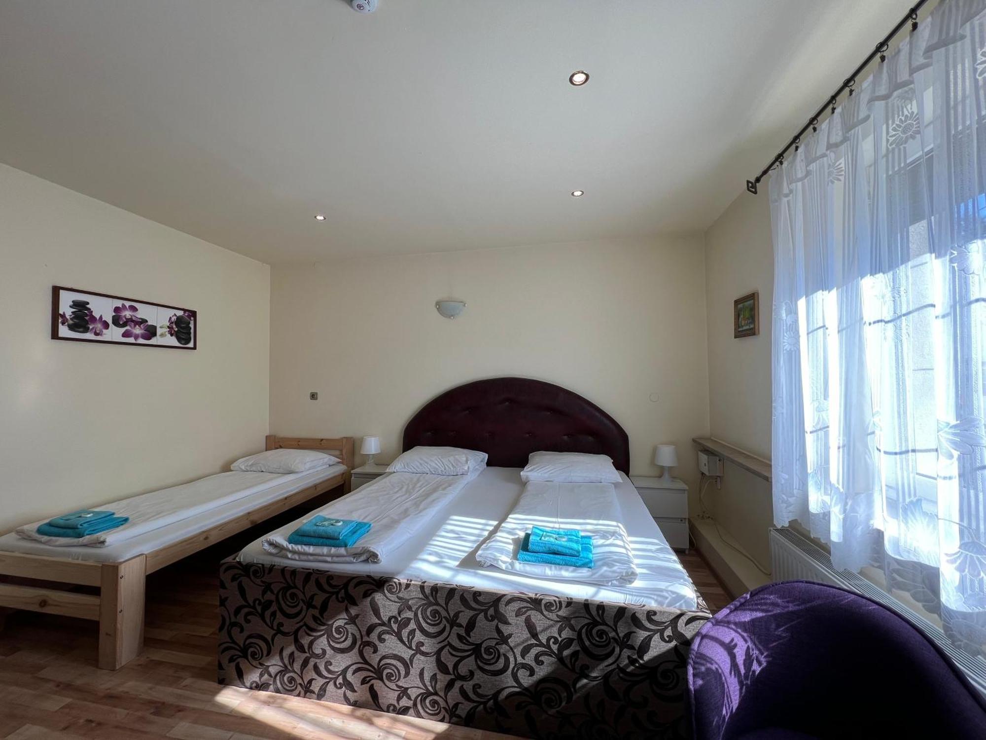 Etna - Hostel -Noclegi Rzeszow Bagian luar foto