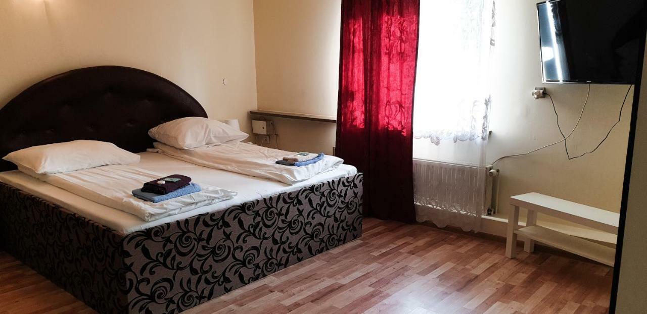 Etna - Hostel -Noclegi Rzeszow Bagian luar foto