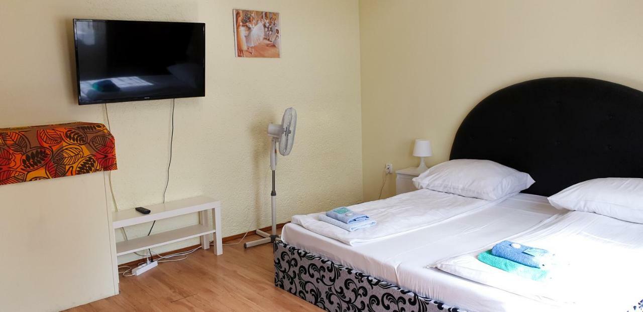 Etna - Hostel -Noclegi Rzeszow Bagian luar foto