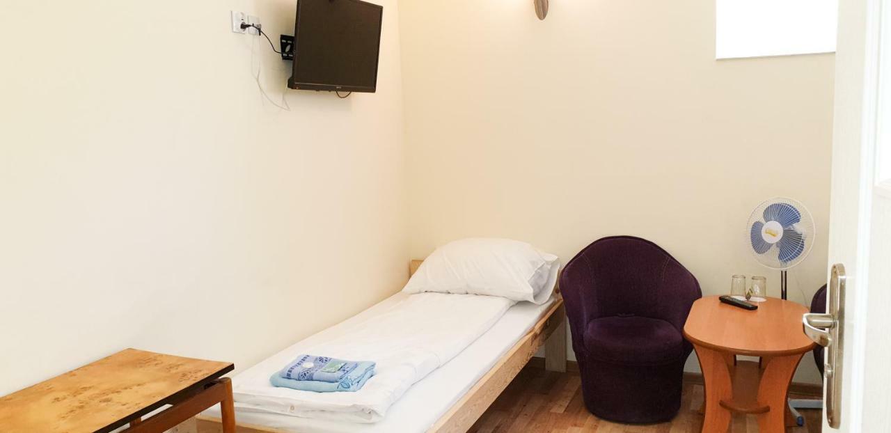 Etna - Hostel -Noclegi Rzeszow Bagian luar foto