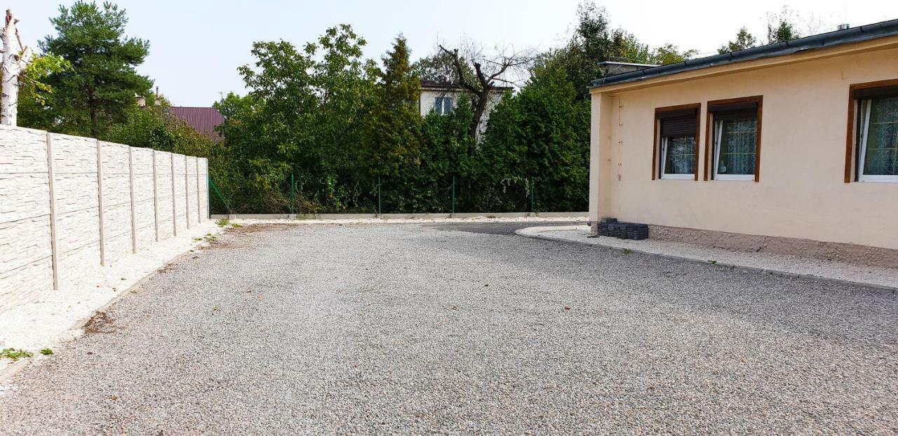 Etna - Hostel -Noclegi Rzeszow Bagian luar foto